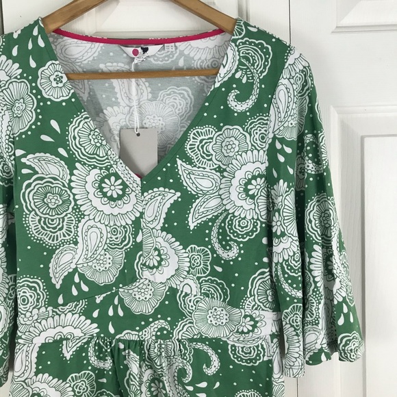 Boden Tops - Boden Green Top Paisley Floral Print US Size 4